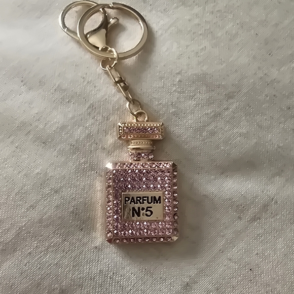 Parfum Bottle Bag charm/Keychain New - Picture 3 of 3